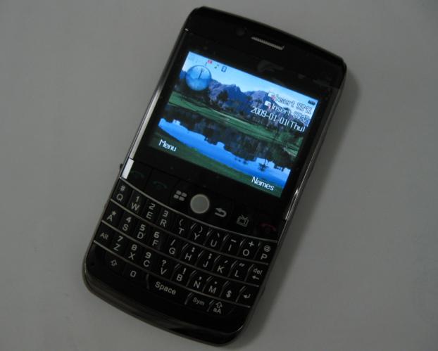dual sim dual standby trackball qwerty tv wifi blackberry 9700 is a improved blackberry 9700