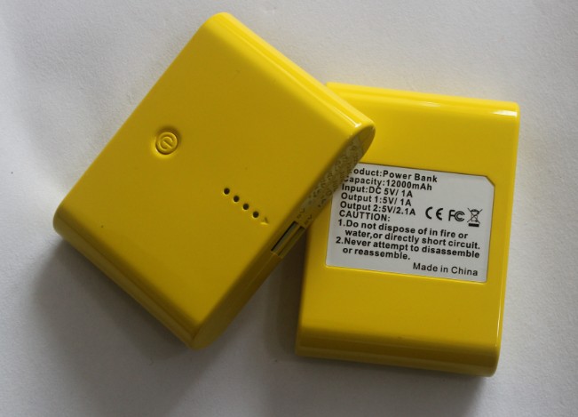 12000mAh mobile power bank has 10 colors and can work with many eletronics for charge