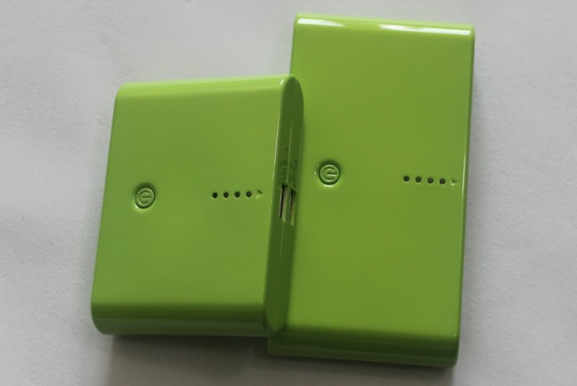 12000mAh mobile power bank has 10 colors and can work with many eletronics for charge