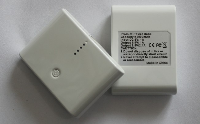 12000mAh mobile power bank has 10 colors and can work with many eletronics for charge